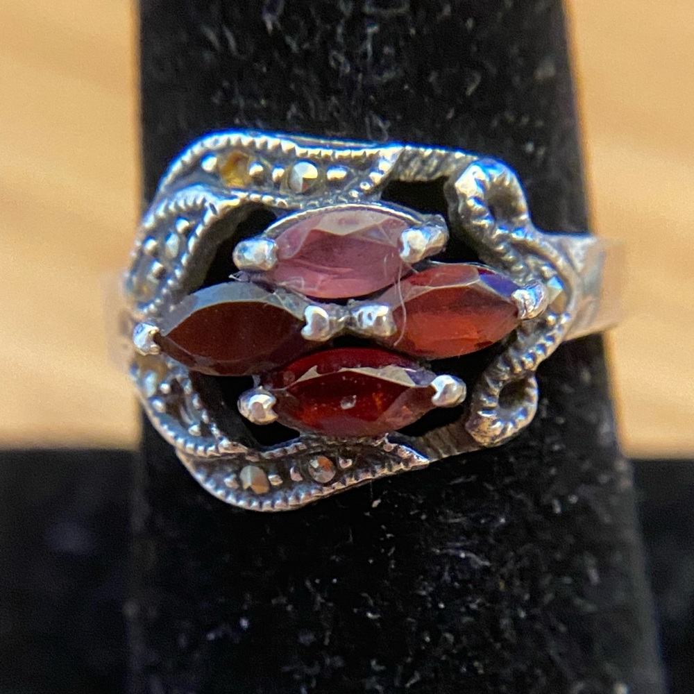 Vintage garnet & marcasite 925 sterling silver ring - Picture 6 of 11